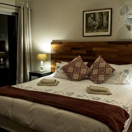 Rest-A-While Guest House - Pretoria-Noord Exteriör bild