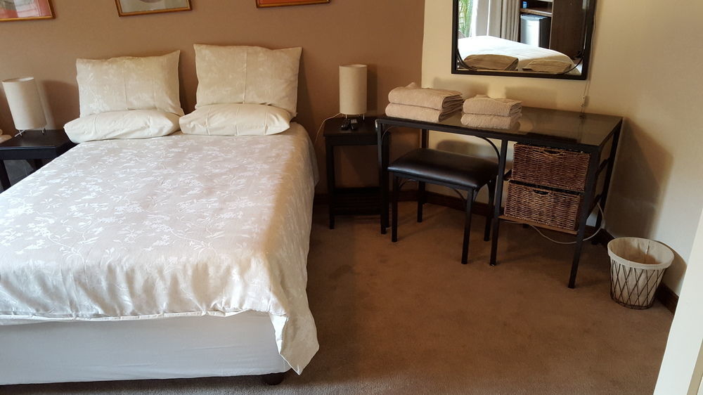 Rest-A-While Guest House - Pretoria-Noord Exteriör bild