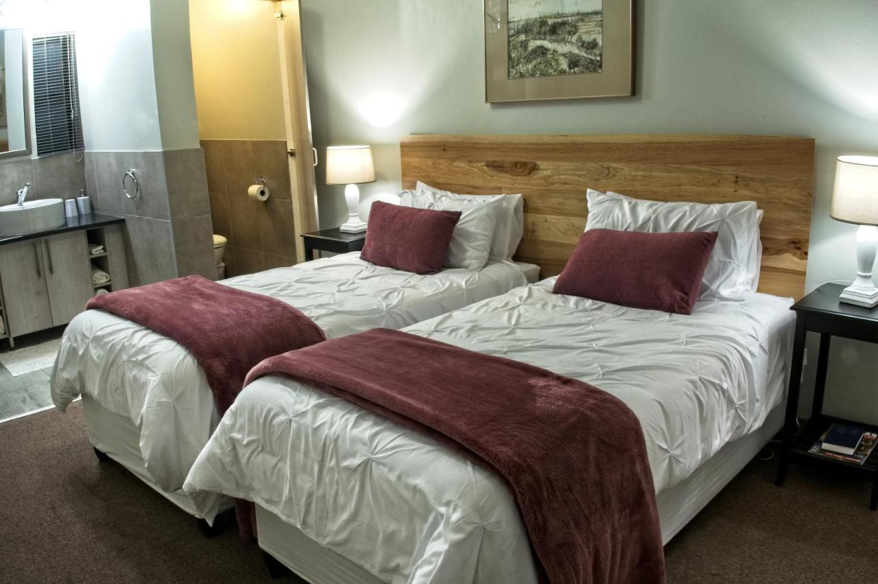 Rest-A-While Guest House - Pretoria-Noord Exteriör bild