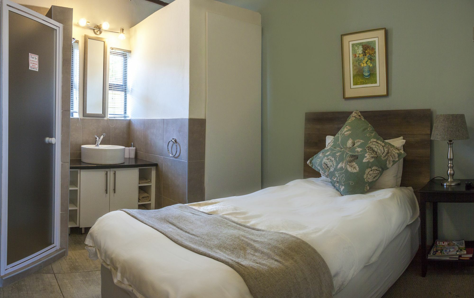 Rest-A-While Guest House - Pretoria-Noord Exteriör bild