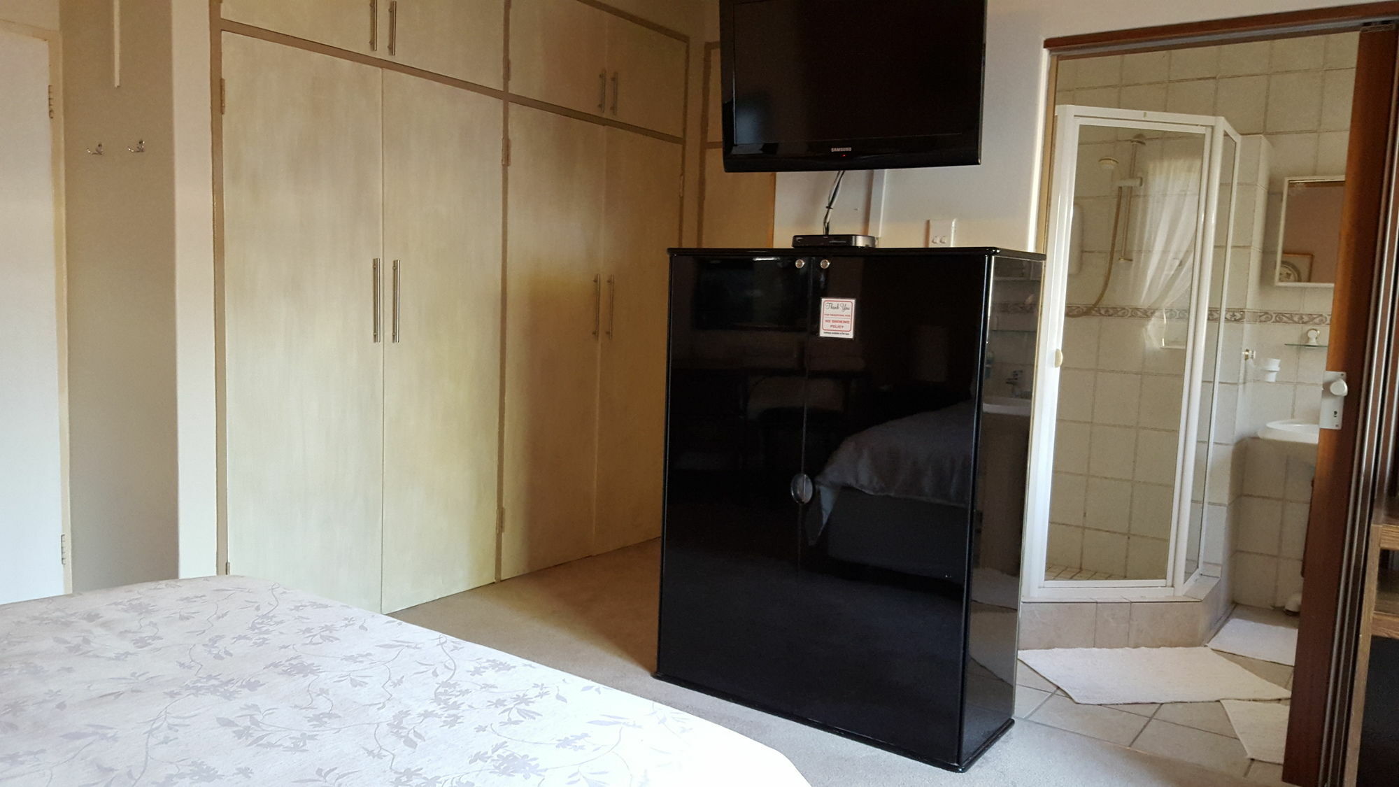Rest-A-While Guest House - Pretoria-Noord Exteriör bild
