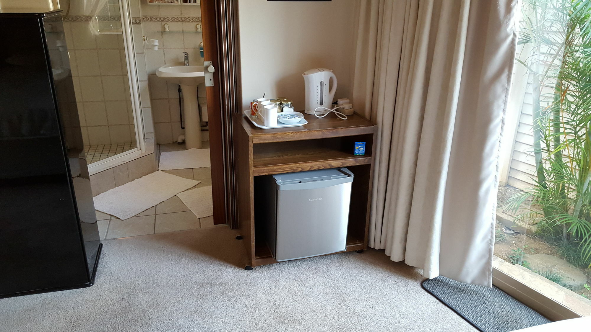 Rest-A-While Guest House - Pretoria-Noord Exteriör bild